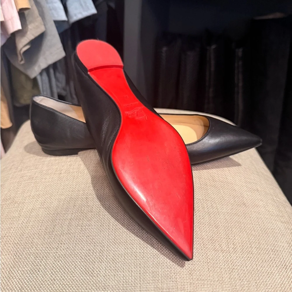 Christian Louboutin Black Pointed Toe Flats Red Sole bottom Size 39 leather - Picture 1 of 11